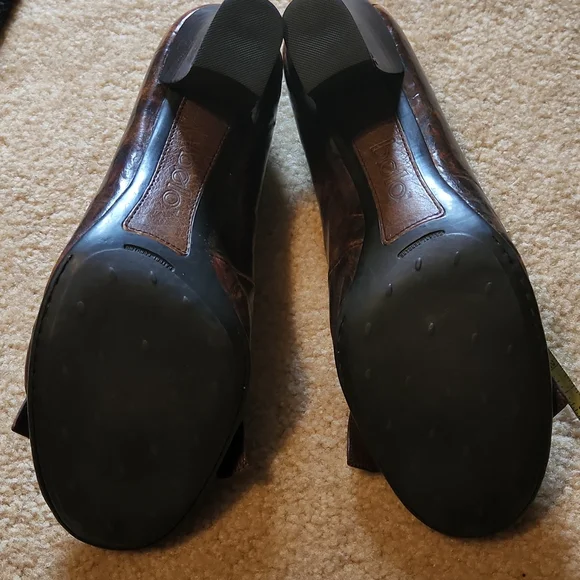 Antiqued Brown Tassel Heels - Picture 4 of 8